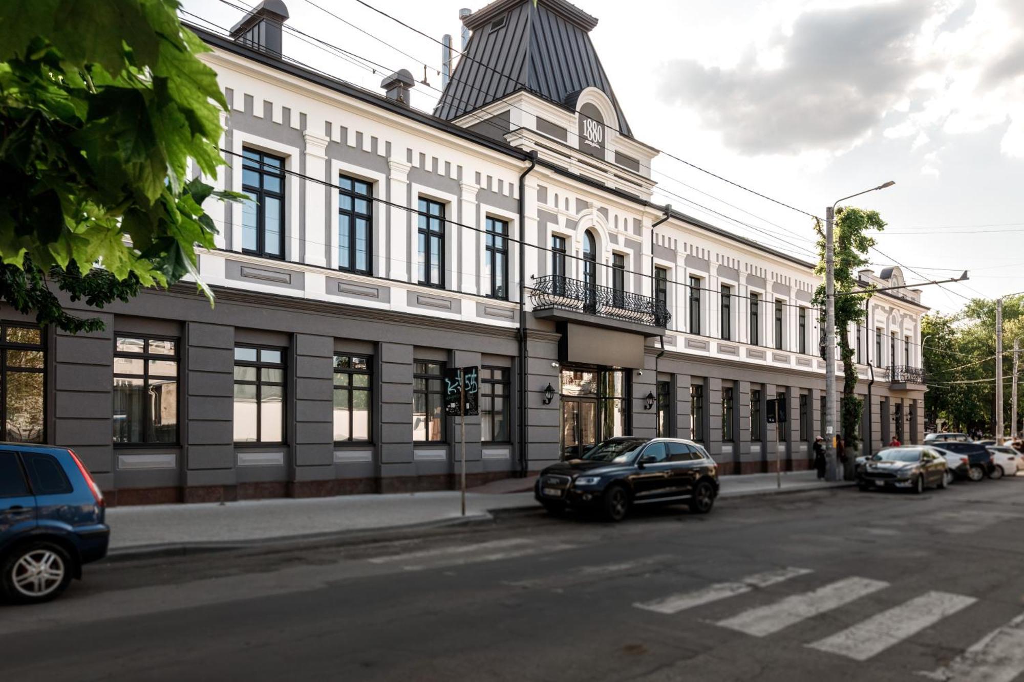 Richmond Hotel Chisinau Exterior photo